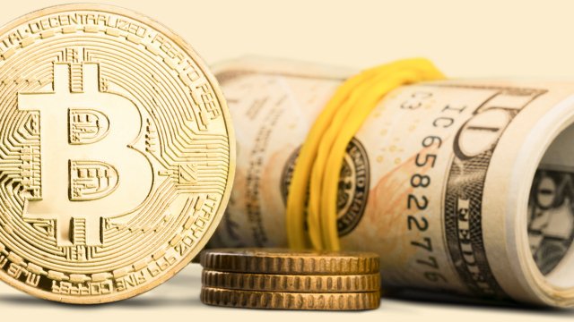بيتكوين يحافظ على استقراره عند 110.8 ألف دولار مع ترقب